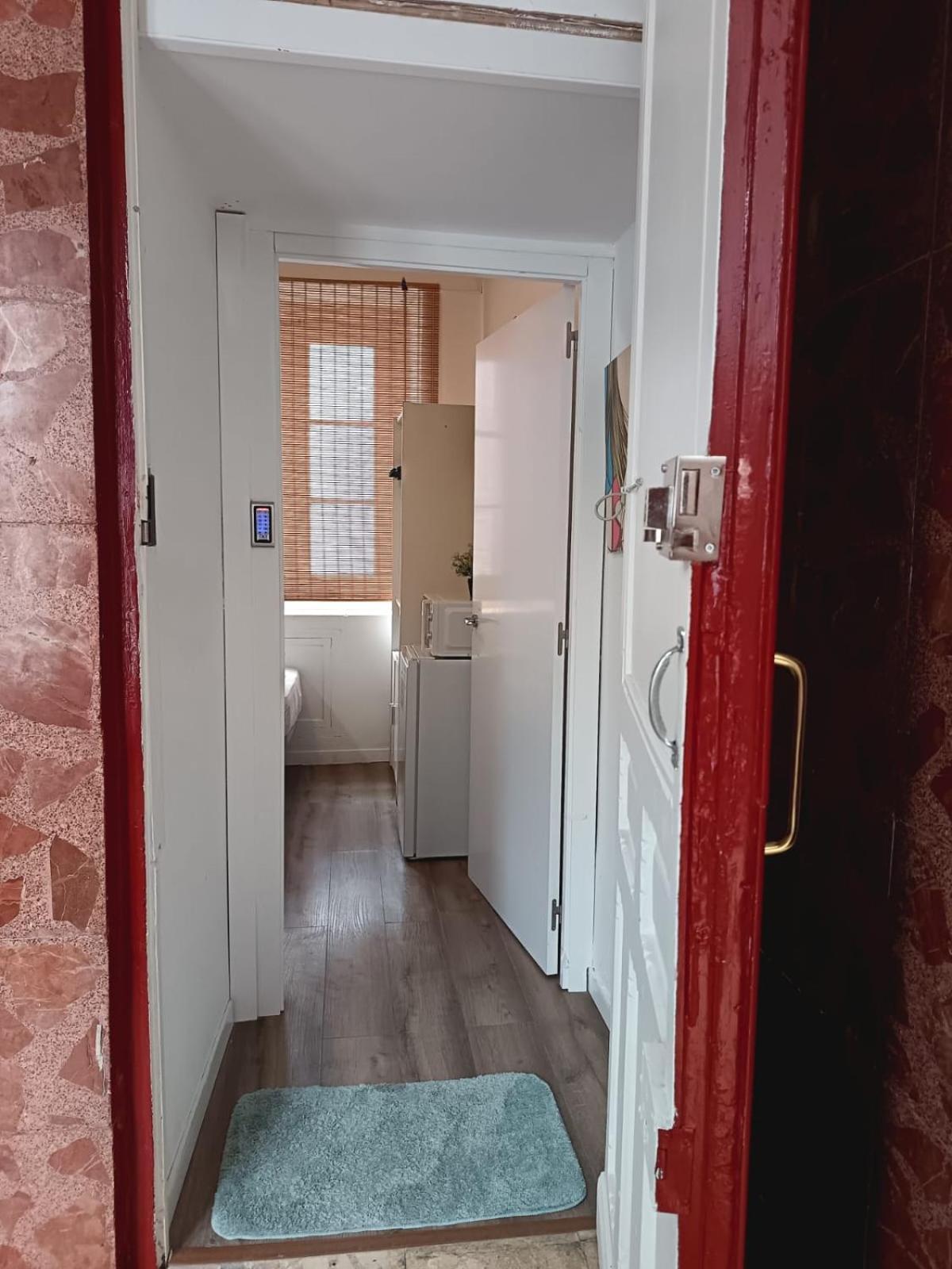 Alanta Apartments Мадрид Екстериор снимка