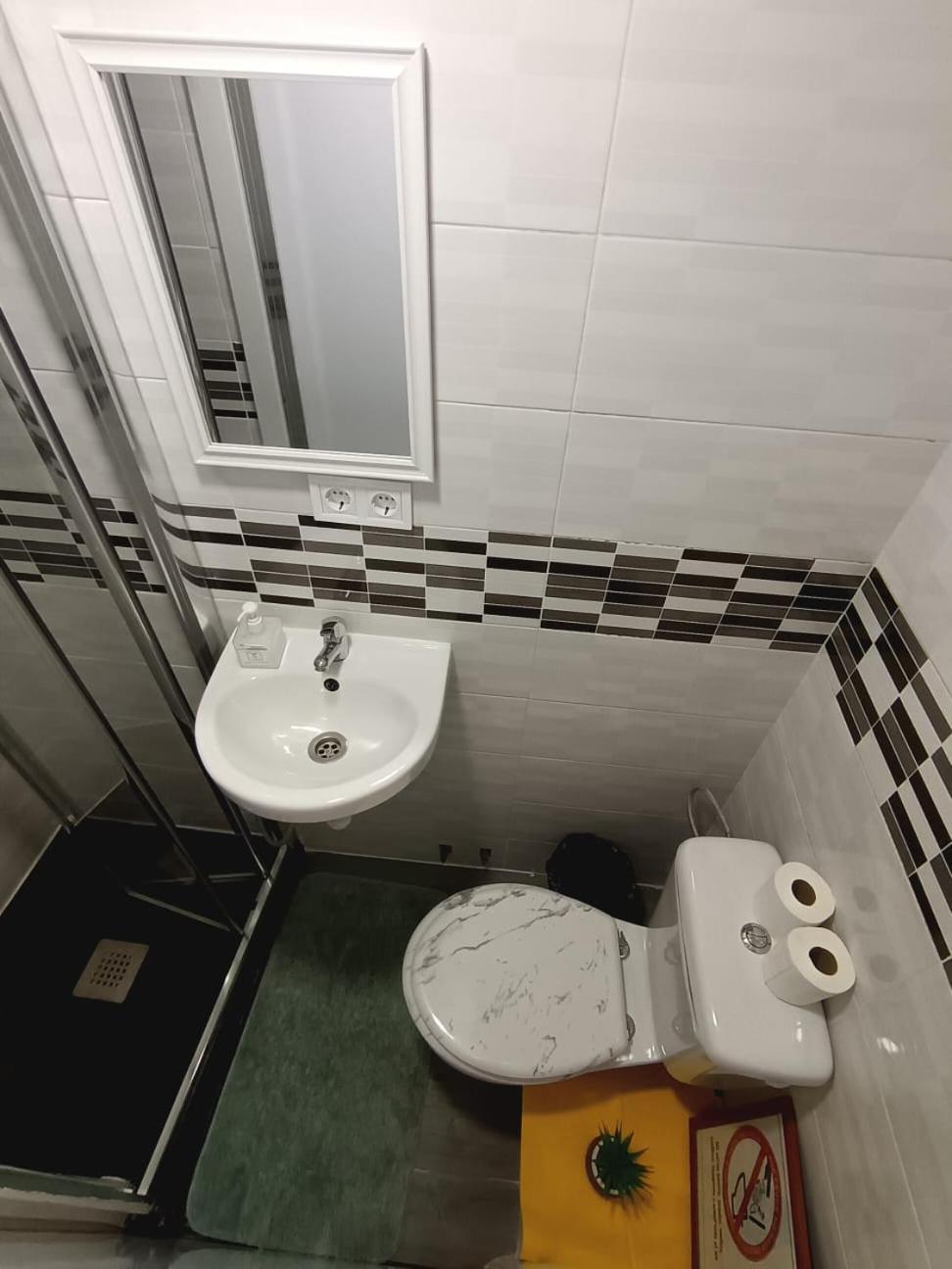 Alanta Apartments Мадрид Екстериор снимка