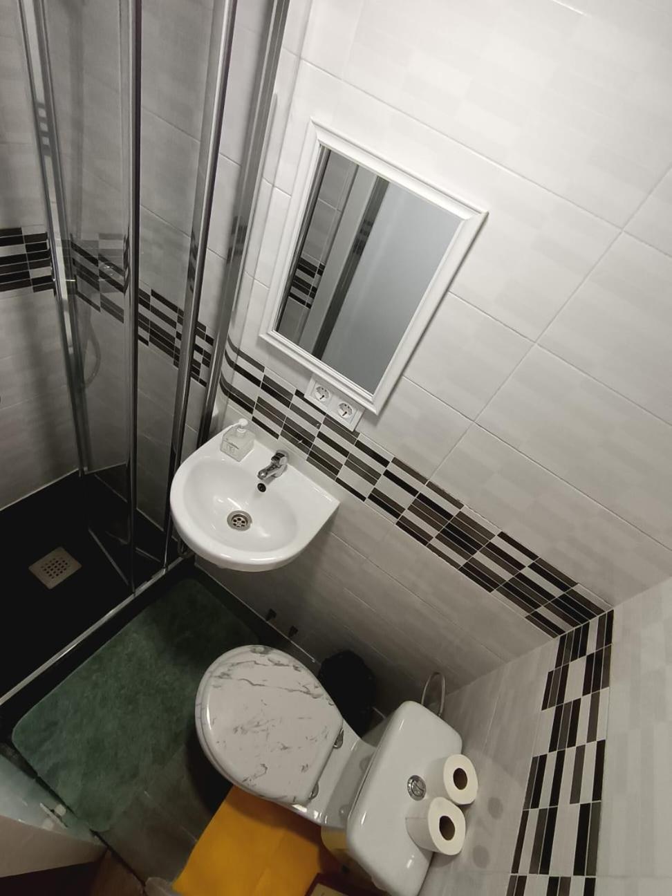 Alanta Apartments Мадрид Екстериор снимка